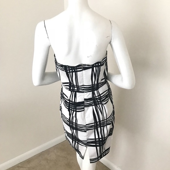 Express White Modern Line Strapless Dress - Picture 4 of 7